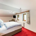 Apartmán Lovely With Sauna, Storage, Pool, Terrace
