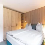 Lovely With Sauna, Storage, Pool, Terrace Apartmán
