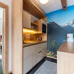 Apartmán Lovely With Sauna, Storage, Pool, Terrace