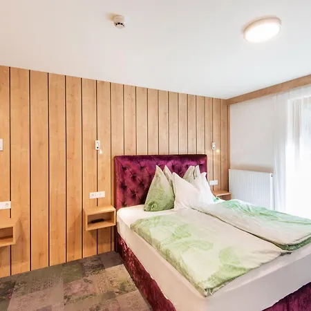 Apartment Lovely With Sauna Storage Pool Terrace Wald im Pinzgau