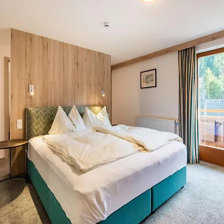 Lovely With Sauna Storage Pool Terrace Appartement Wald im Pinzgau