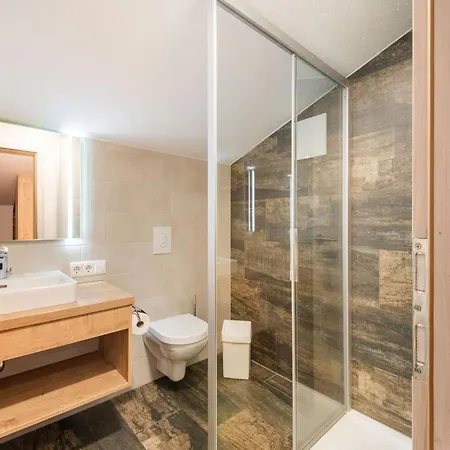 Lovely With Sauna Storage Pool Terrace Apartamento