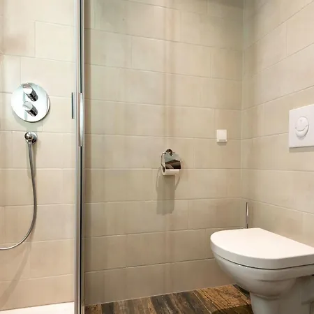 Lovely With Sauna, Storage, Pool, Terrace 公寓 *