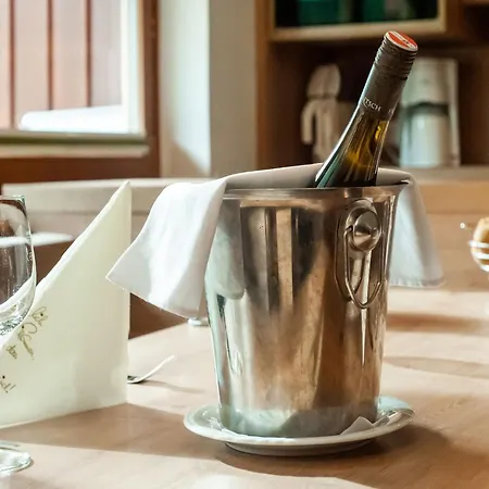 Lägenhet Lovely With Sauna, Storage, Pool, Terrace Wald im Pinzgau