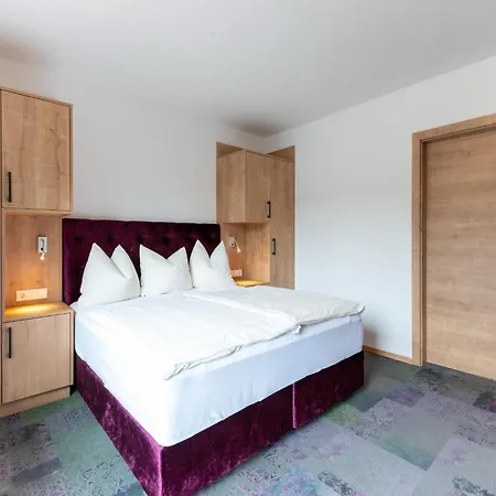 Lovely With Sauna, Storage, Pool, Terrace