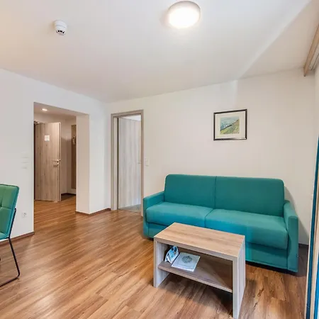 Lovely With Sauna, Storage, Pool, Terrace Daire Wald im Pinzgau