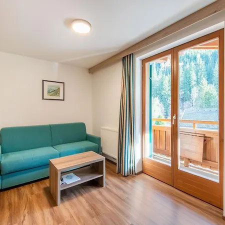 Daire Lovely With Sauna, Storage, Pool, Terrace Wald im Pinzgau