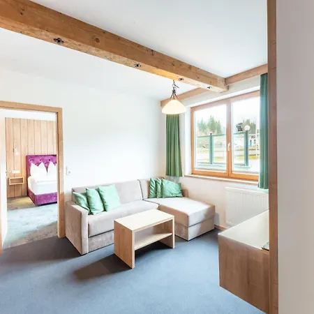 Lovely With Sauna, Storage, Pool, Terrace Wald im Pinzgau