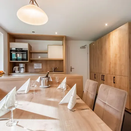 Lovely With Sauna, Storage, Pool, Terrace Daire Wald im Pinzgau