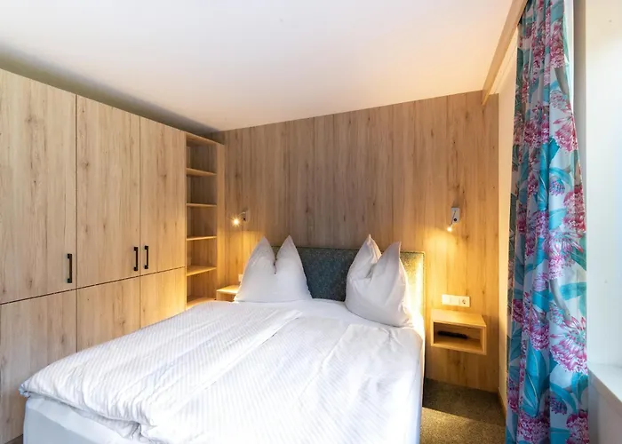 Lovely With Sauna, Storage, Pool, Terrace דירה *