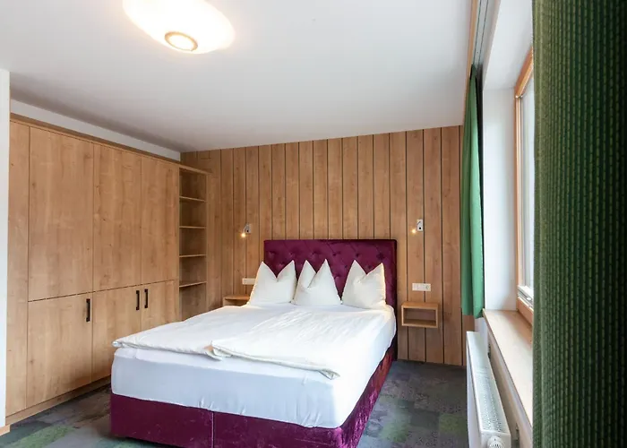 Lovely With Sauna, Storage, Pool, Terrace * Wald im Pinzgau